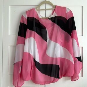 Alfani Blouson top. Camisole built in. Flowing sleeves. Worn few times. PXL